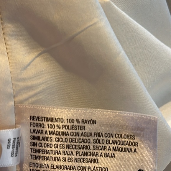 Chic Floral V-Neck Maxi Dress - Picture 14 of 16